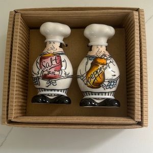 Mud Pie salt and pepper shakers